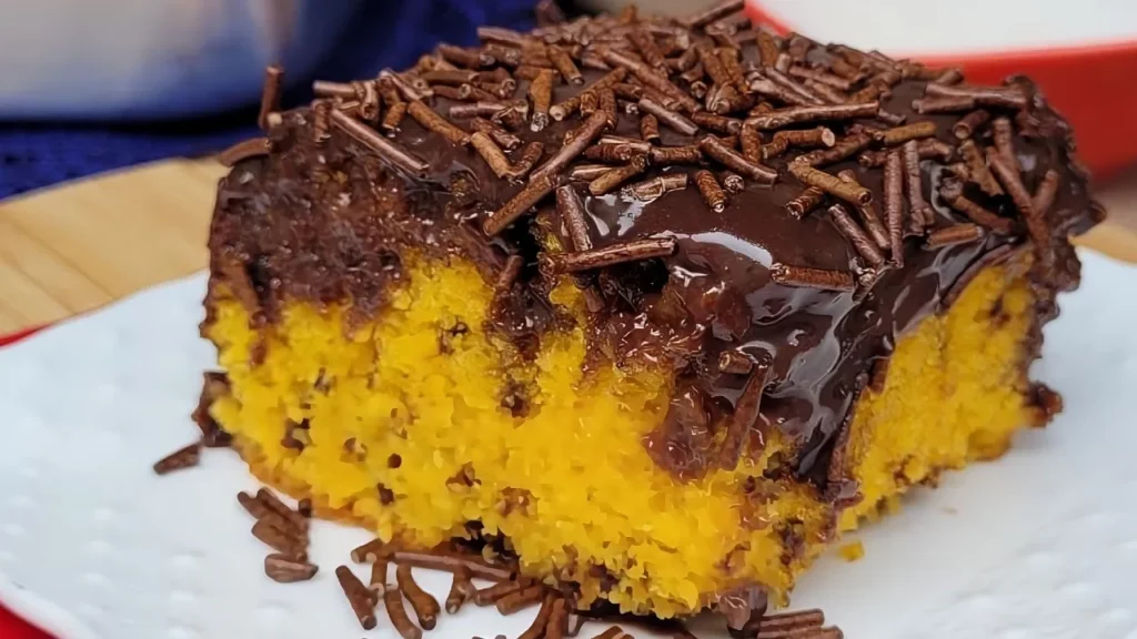 Bolo de Cenoura com Cobertura de Chocolate