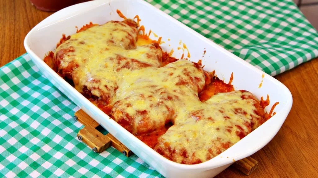 Filé de frango à parmegiana