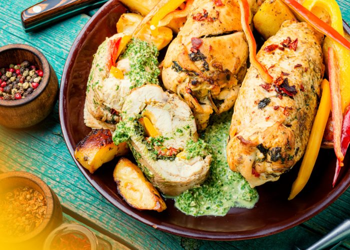 Frango Recheado com Farofa e Legume