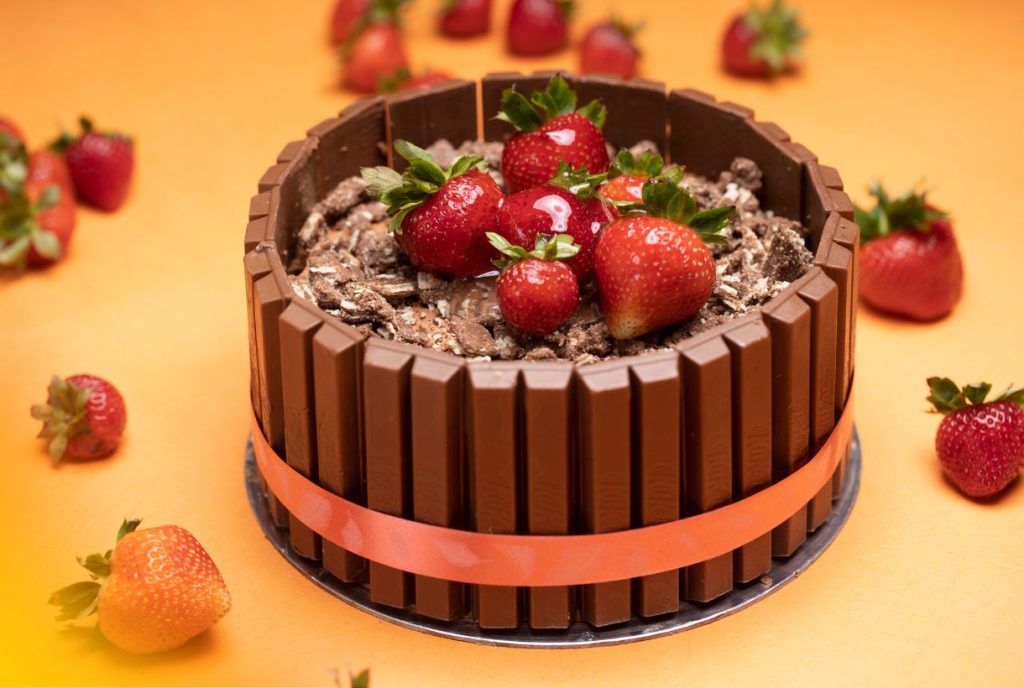 Receita de bolo de chocolate com morango