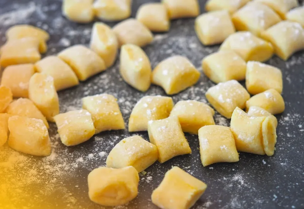Aprenda a fazaer a melhor massa de nhoque caseira com apenas 4 ingredientes