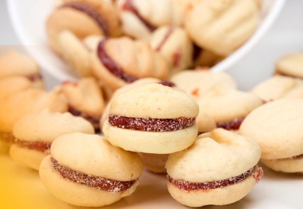 Biscoito amanteigado com goiabada