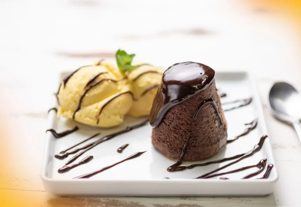 Receita de Petit Gateau O famoso Bolo com Sorvete