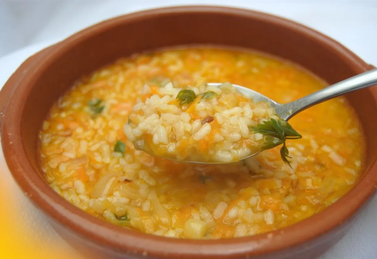 sopa de arroz com legumes