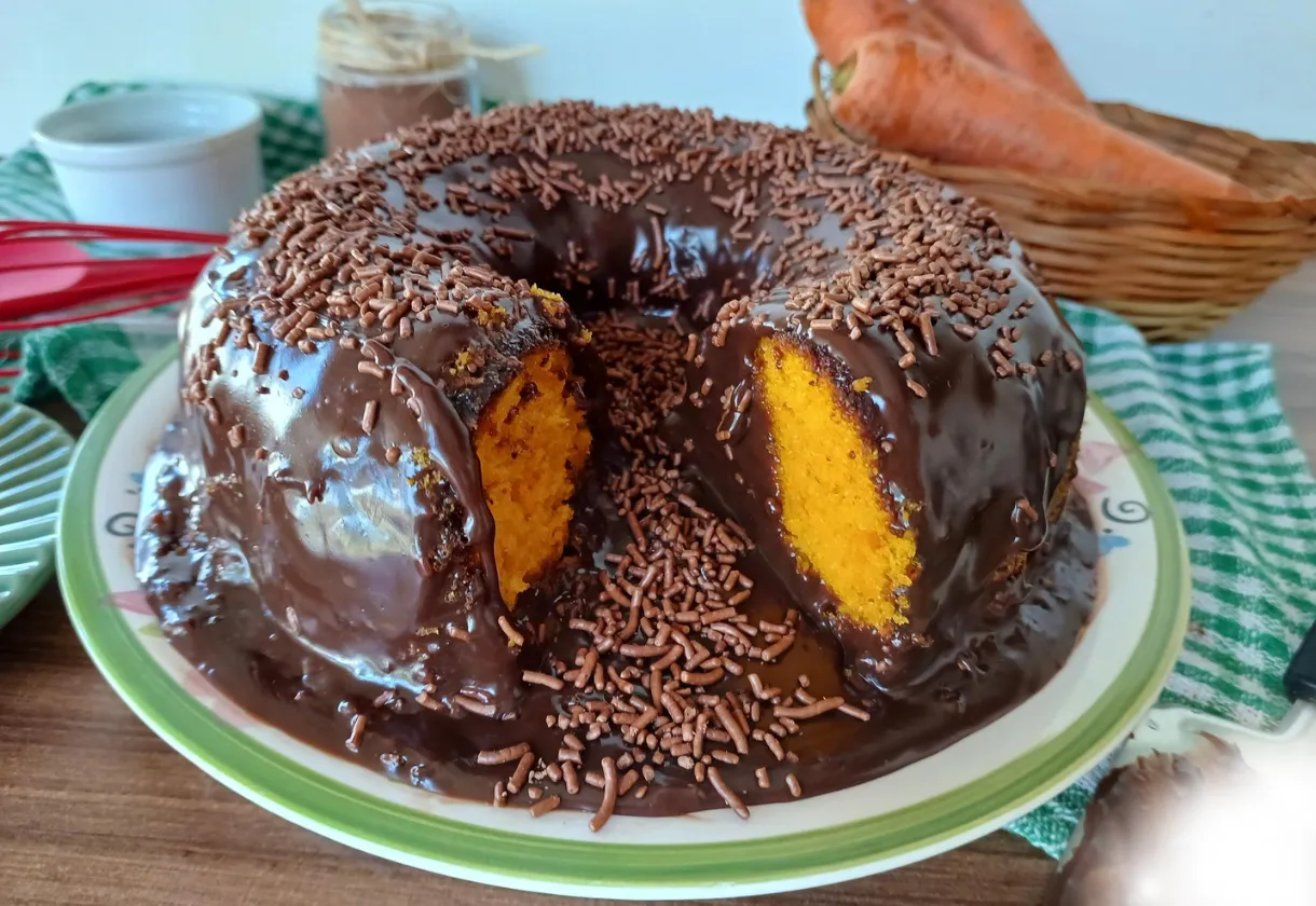 Receita de Bolo vulcão de cenoura sem glúten