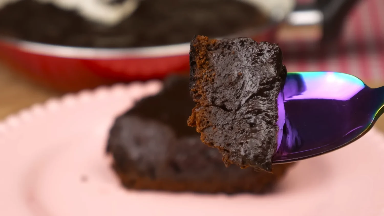 Sugestões de Acompanhamentos Perfeitos Para Saborear Junto com o Seu Brownie de Frigideira Quentinho