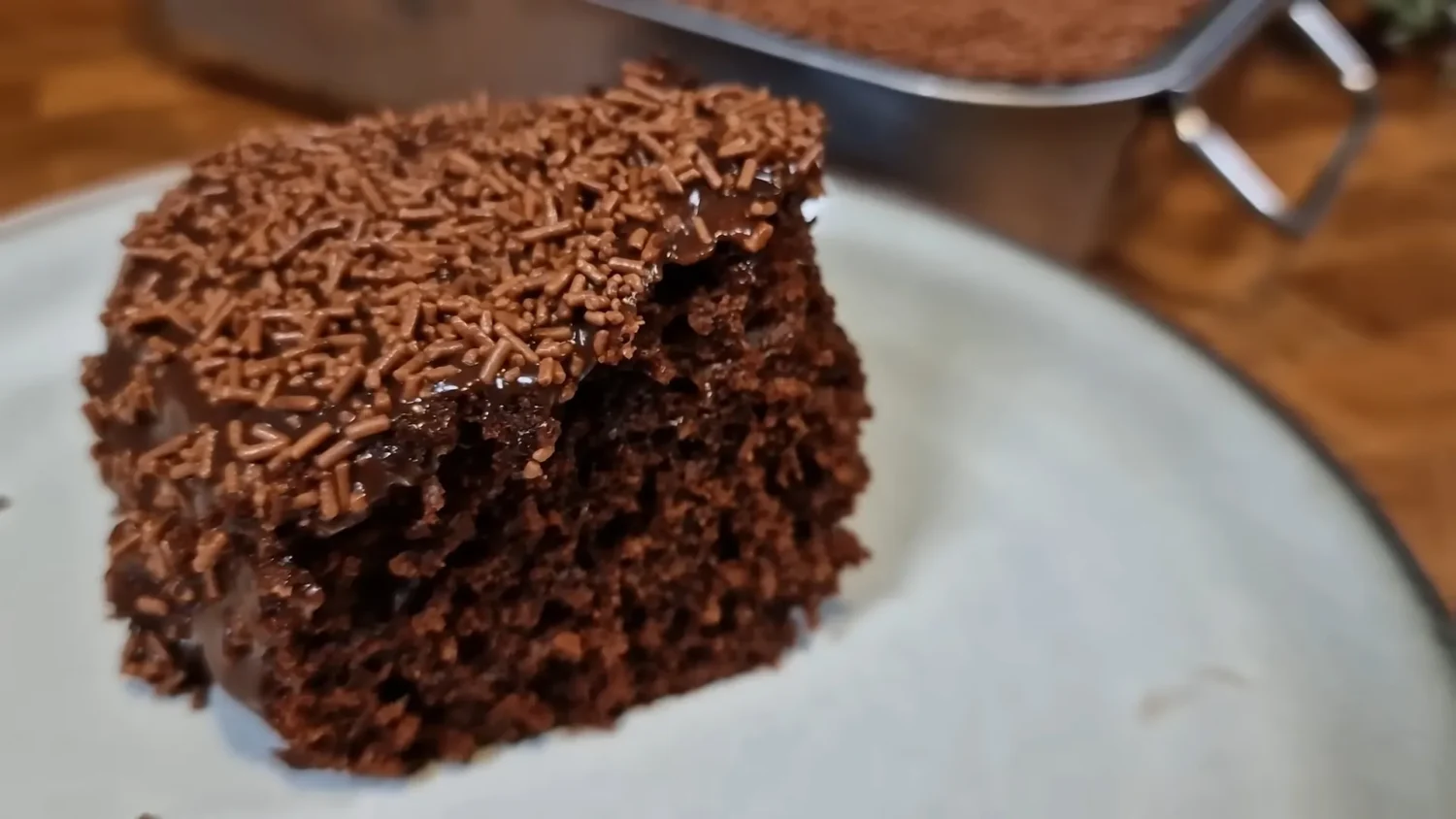 Bolo de Brigadeiro Perfeito Fofinho, Fácil e Delicioso