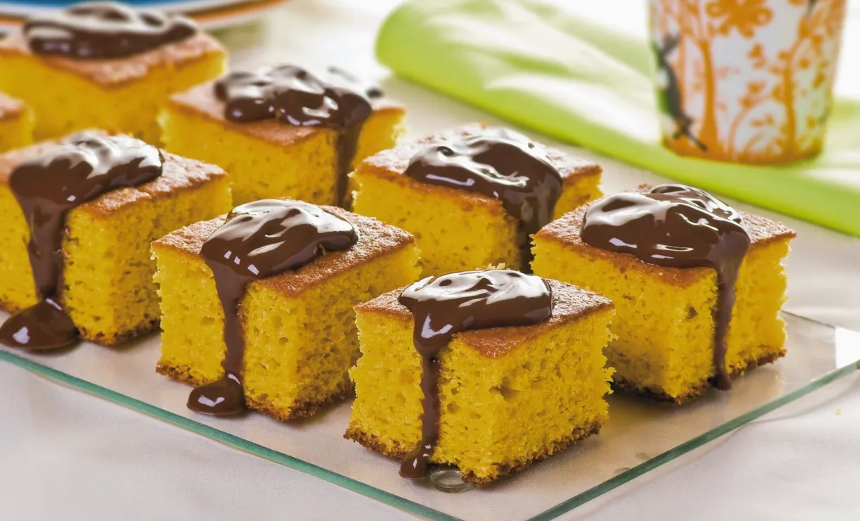 Bolo de Cenoura Low Carb com Chocolate: Um Pecado que Cabe na Dieta!