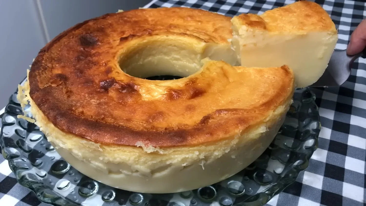 Delicioso Bolo Moça Cremosa Receita Fácil Perfeita para uma café da tarde