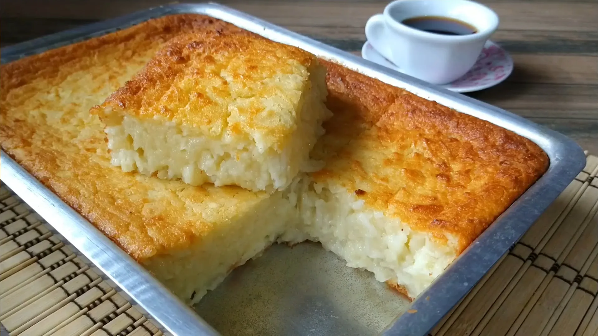 Delicioso Bolo de Mandioca com Coco Simples, Cremoso e Sem Farinha