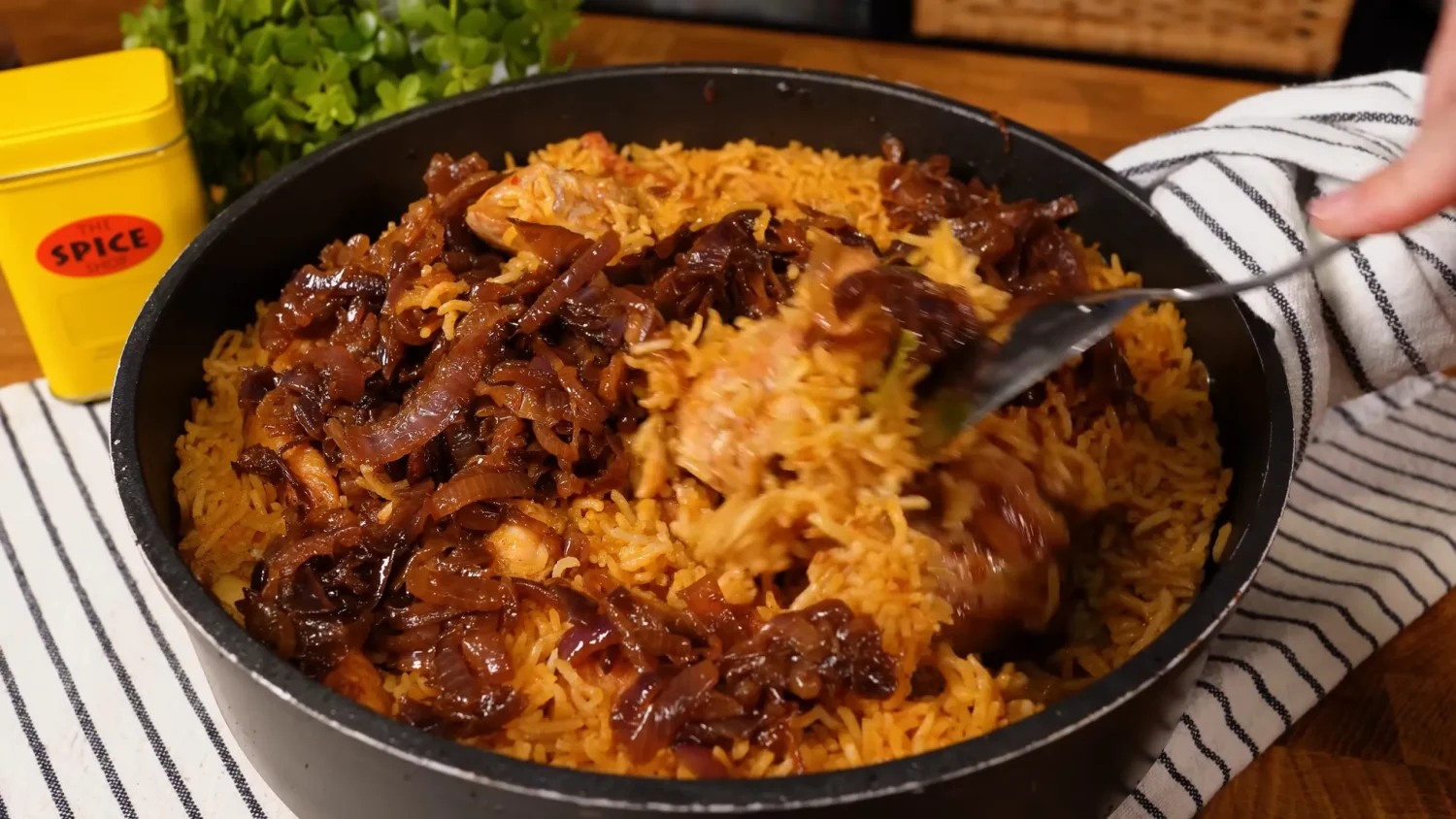 Como Fazer Arroz com Frango de Especiarias de Forma Fácil e Rápida