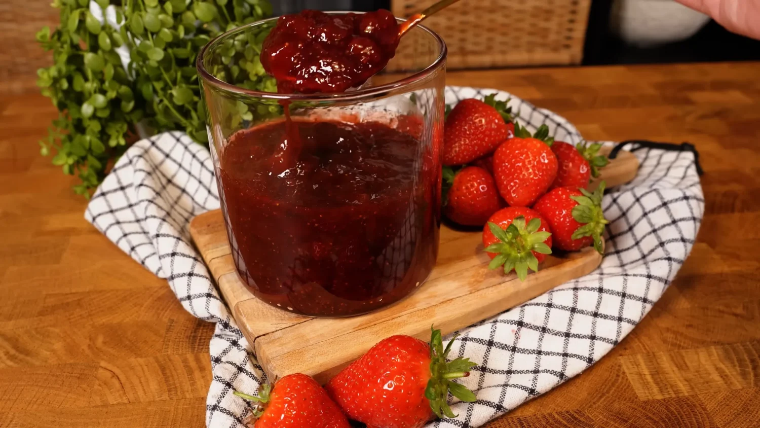 Geleia de Morango Caseira Receita Fácil e Saudável com Apenas 3 Ingredientes