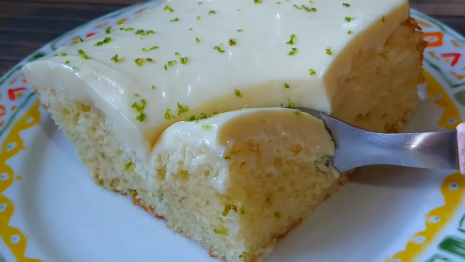 Ingredientes Necessários para Fazer Este Bolo de Mousse de Limão de Liquidificador Super Fofinho e Saboroso