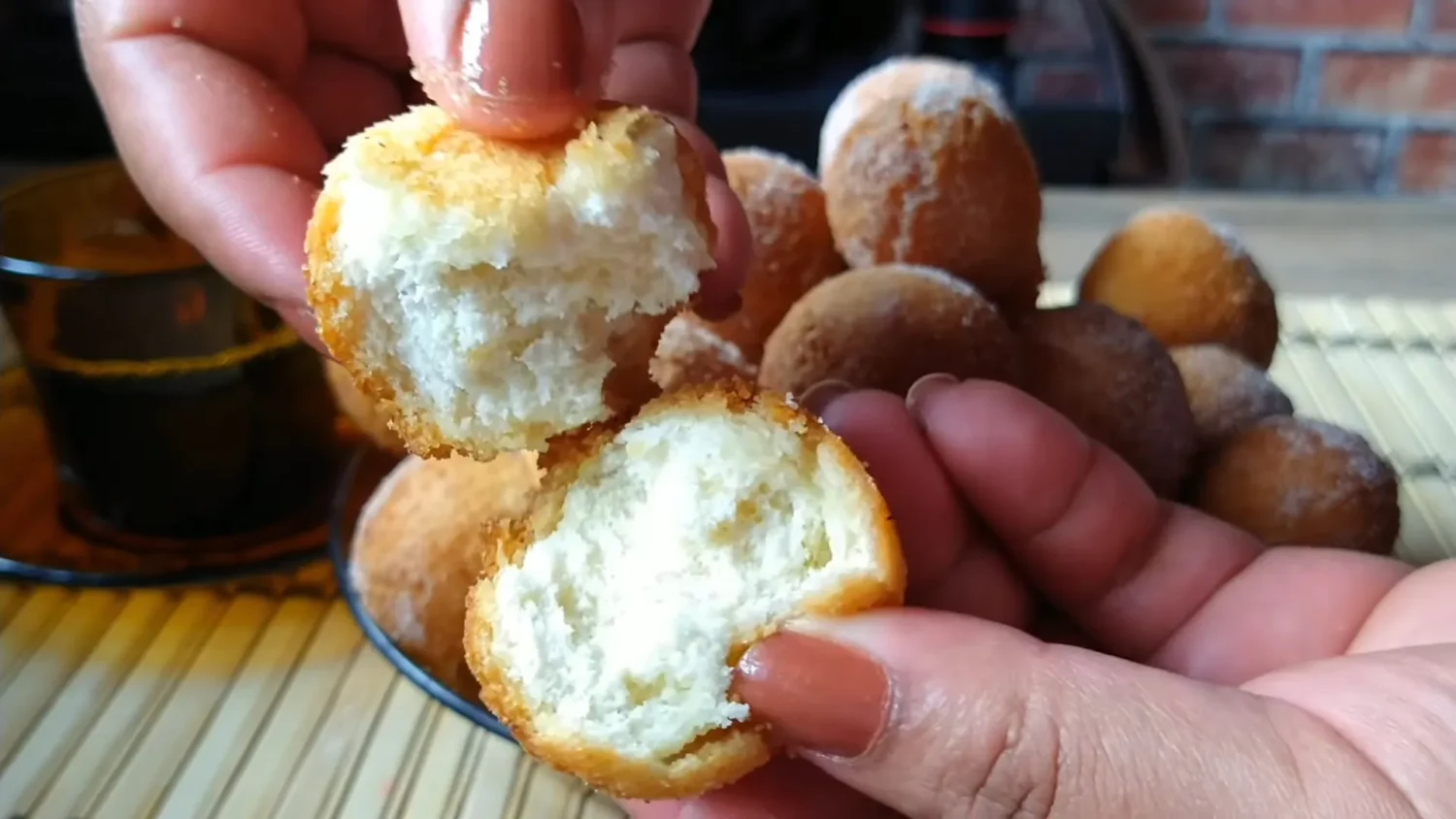 Modo de Preparo Detalhado para Bolinho de Polvilho Sem Farinha de Trigo e Sem Leite