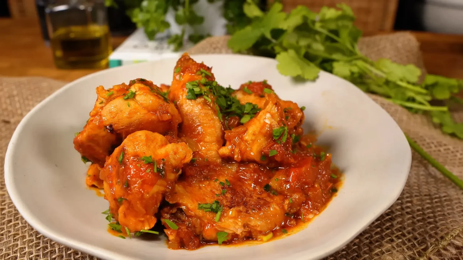 Modo de Preparo do Frango Ensopado com Molho de Tomate Passo a Passo Detalhado