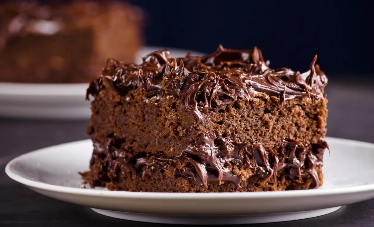 bolo molhado de chocolate