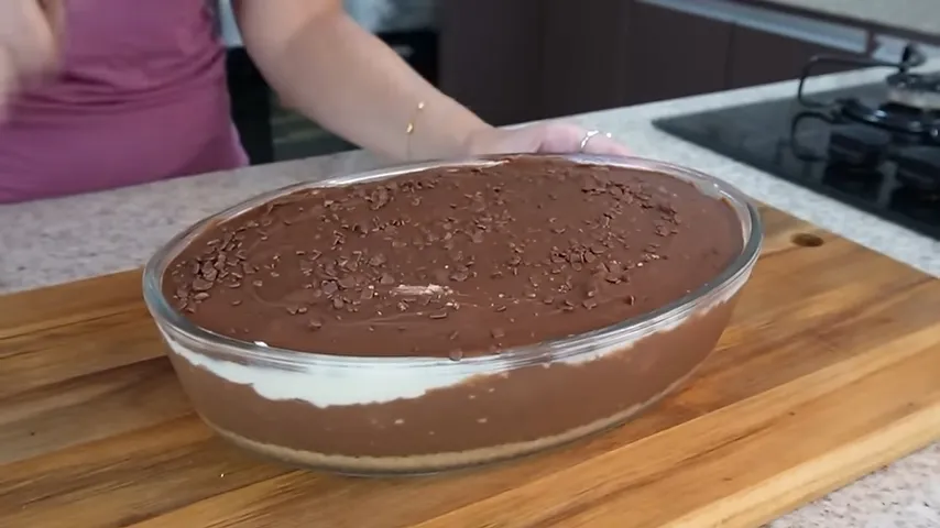 Passo a Passo para Preparar o Bombom na Travessa de Forma Rápida e Fácil