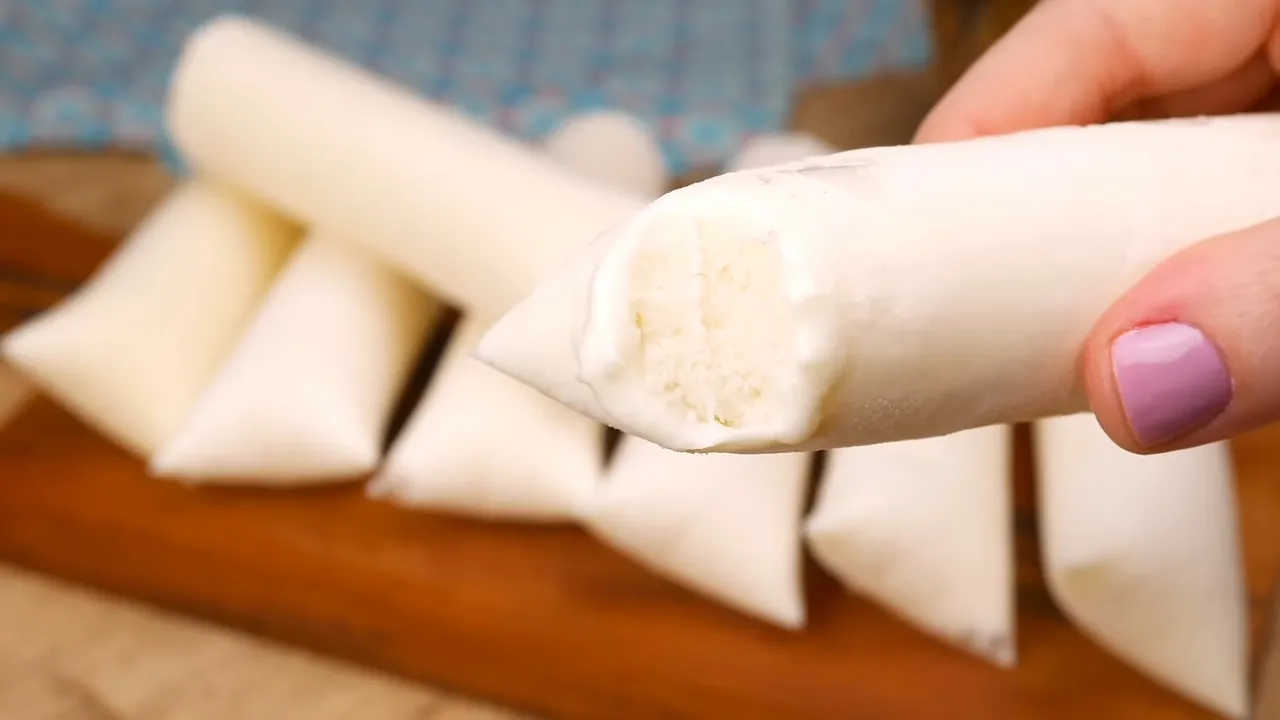 Passo a Passo para Preparar o Geladinho Cremoso de Coco