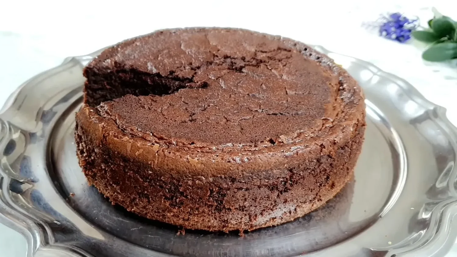 Surpreenda-se com Saúde: Bolo de Chocolate Low Carb, Sem Lactose e Sem Açúcar, Pronto em Minutos