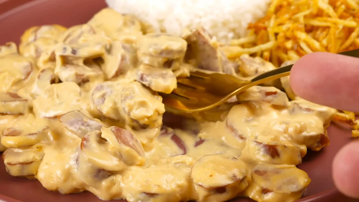 Dicas para Deixar seu Estrogonoff de Calabresa Ainda Mais Delicioso