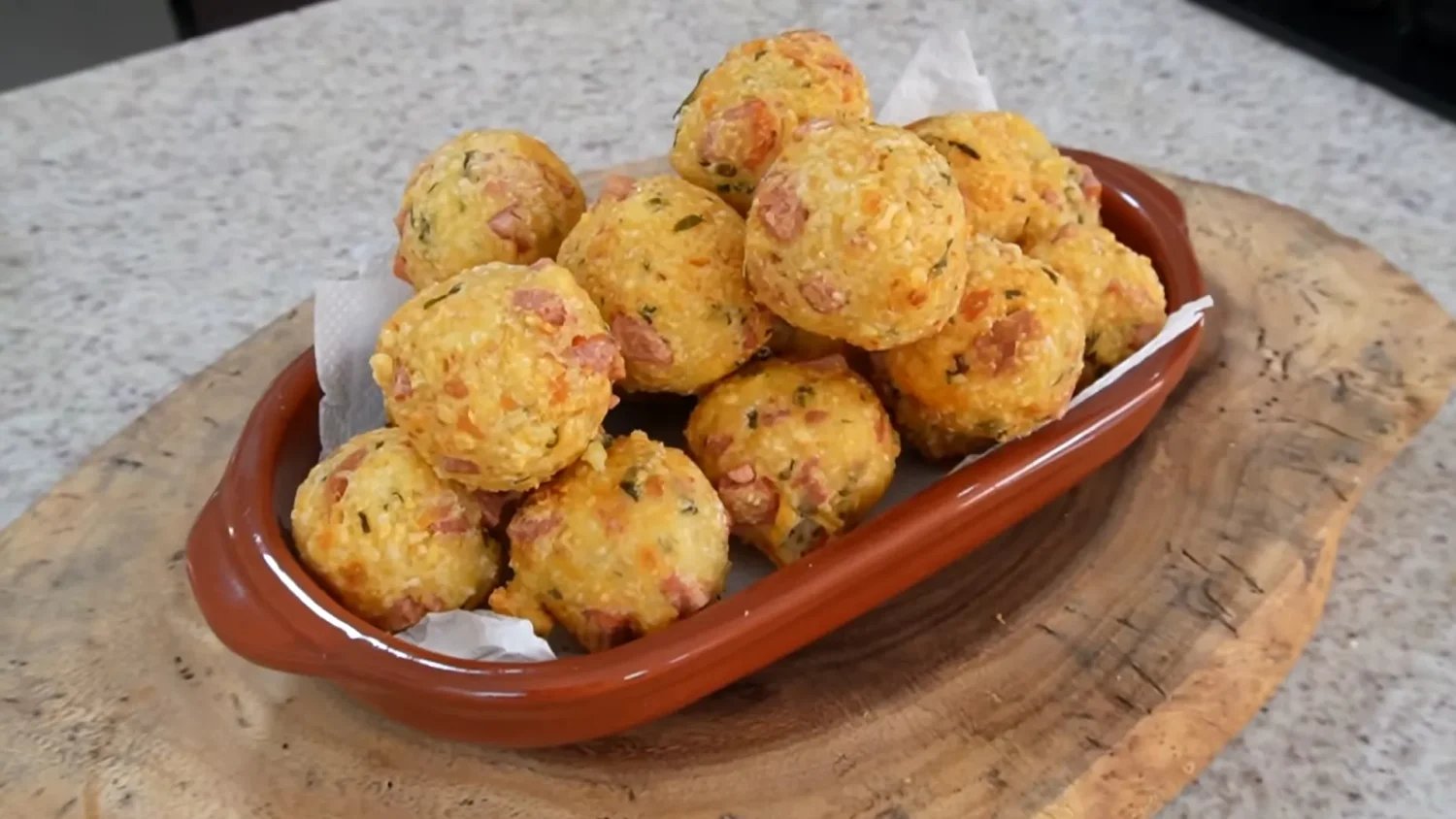 Bolinho de Batata Crocante: Uma Delícia Simples e Econômica