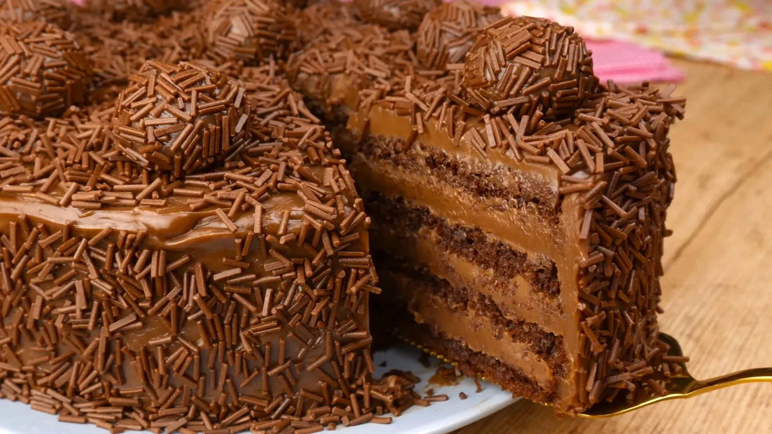 Acompanhamentos Ideais para o Bolo de Brigadeiro