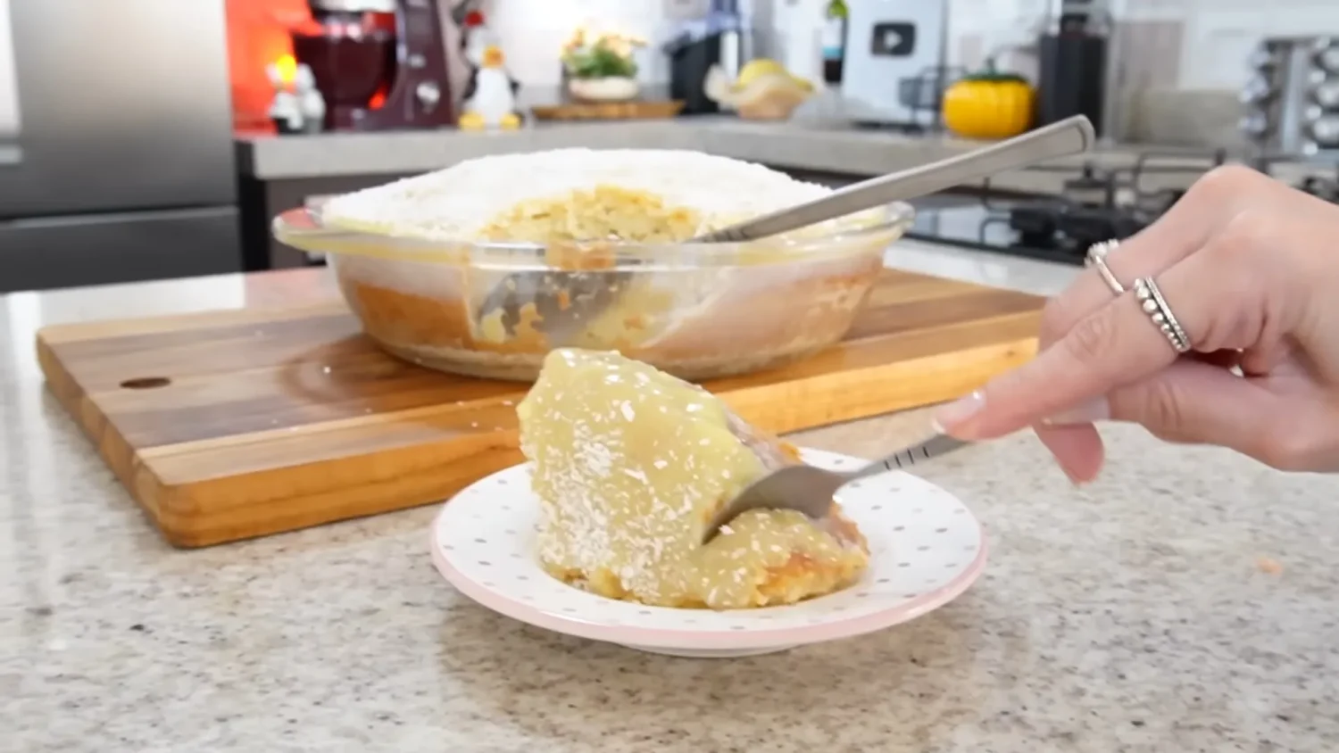 Variações da Receita de Bolo de Coco Gelado na Travessa para Todos os Gostos