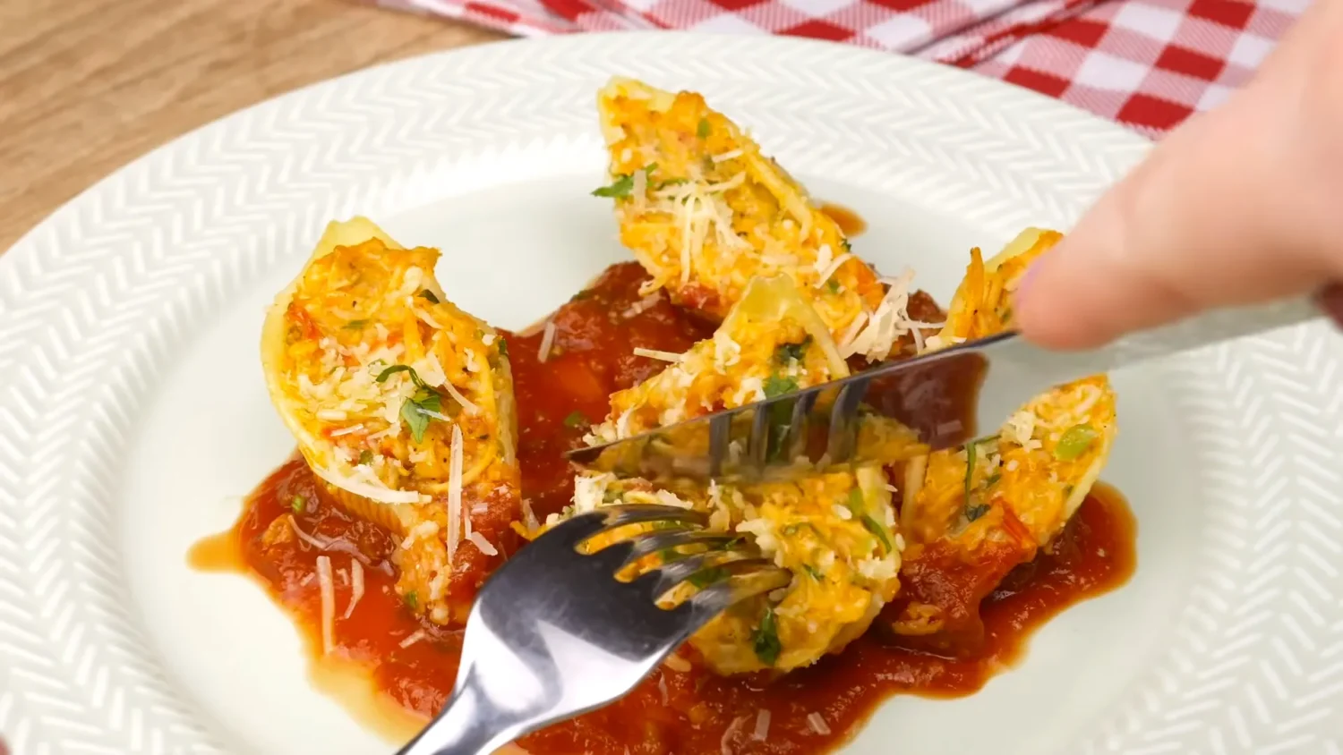 Conchiglioni Recheado com Frango Cremoso: Receita Fácil e Irresistível