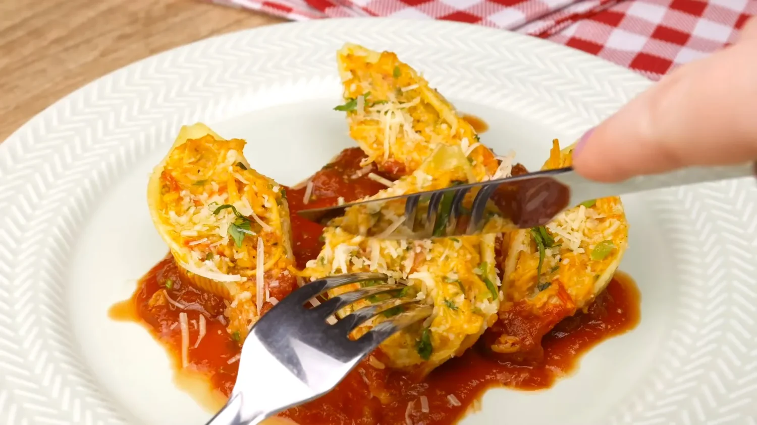 Conchiglioni Recheado com Frango Cremoso: Receita Fácil e Irresistível