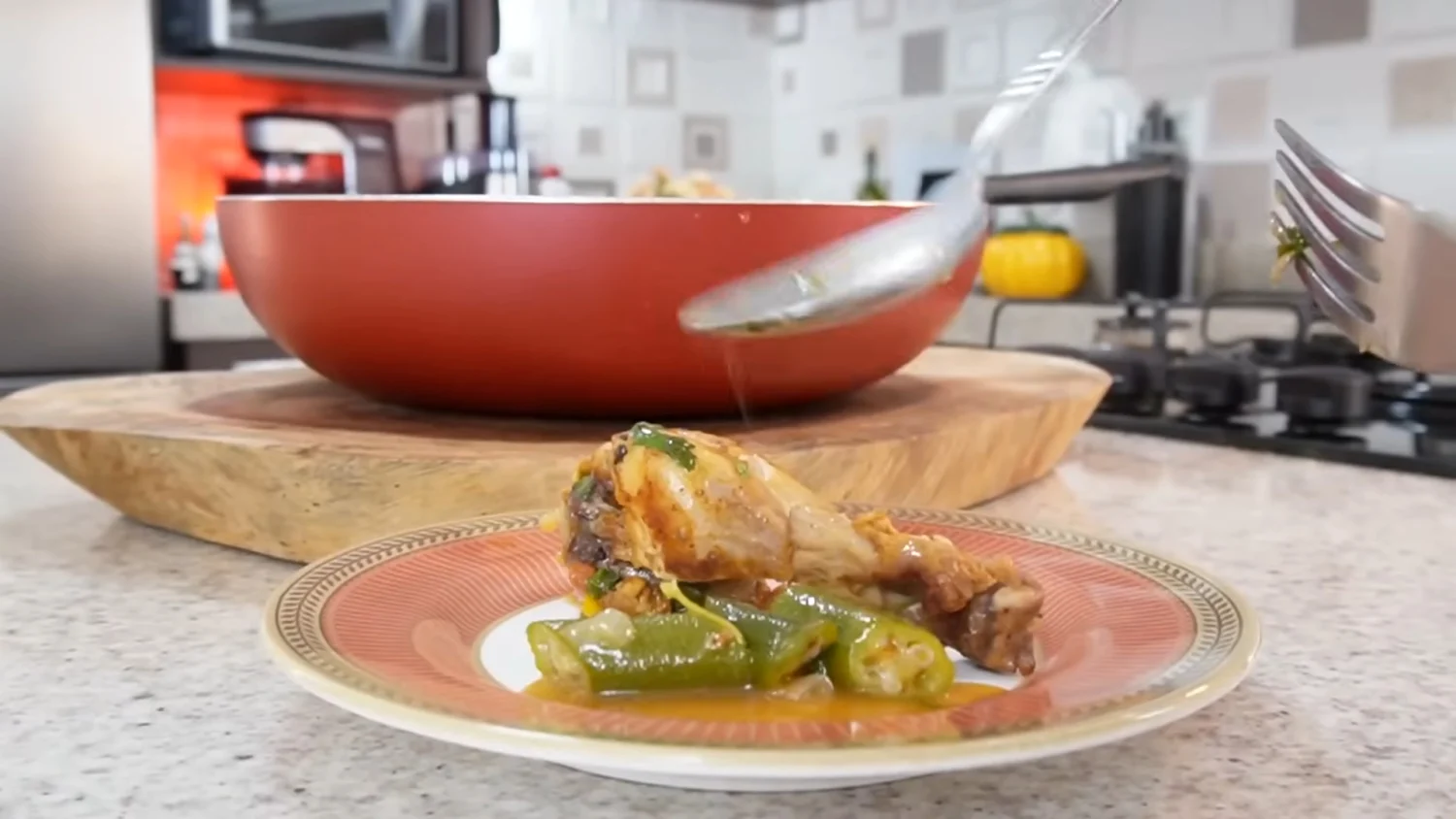 Frango com Quiabo: Receita Caseira que Vai Conquistar seu Paladar