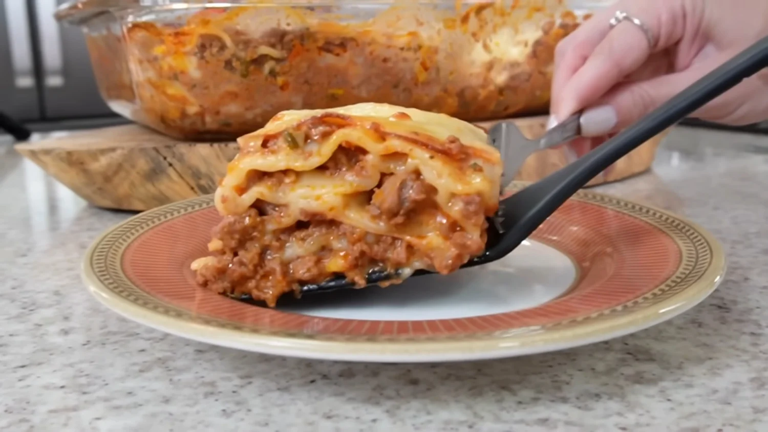 Lasanha à Bolonhesa: Receita Tradicional e Versátil para Acompanhar suas Refeições