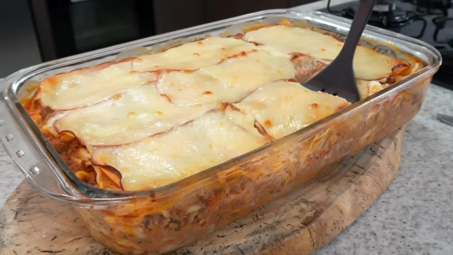 Lasanha à Bolonhesa: Receita Tradicional e Versátil para Acompanhar suas Refeições