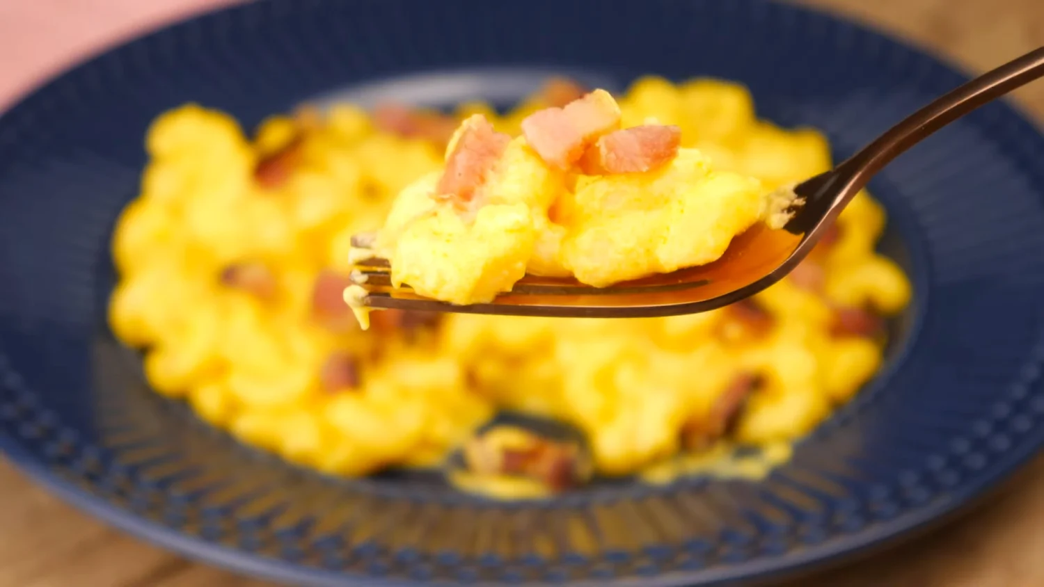 Sabor e Carinho: Macarrão com Cheddar e Bacon para Dias Especiais