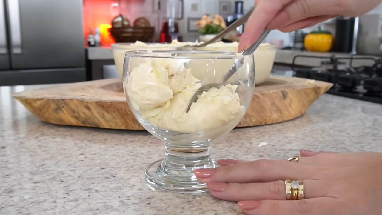 Delícia Cremosa: Receita Fácil de Moça Gelada