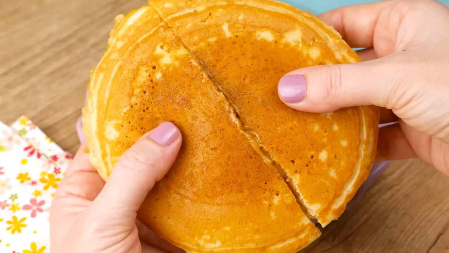 Para essa receita, utilizaremos ingredientes que garantem panquecas fofinhas e saborosas. Veja abaixo a lista completa: