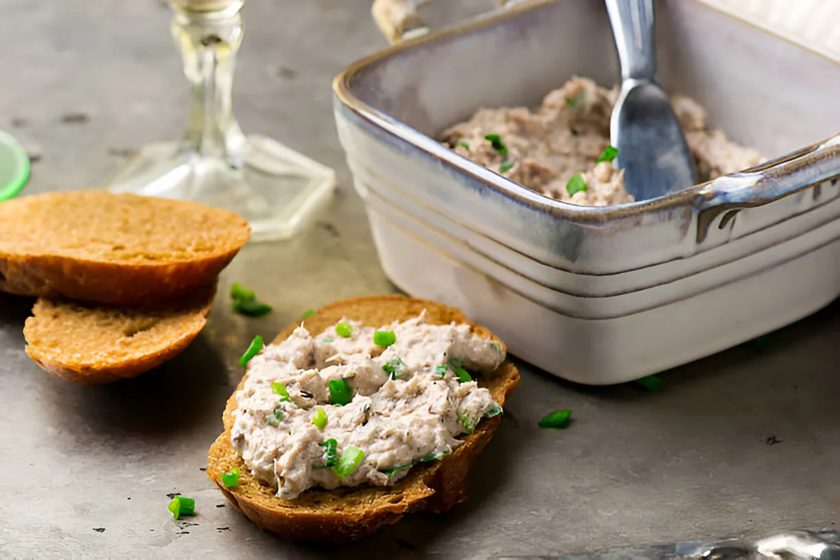 Patê de Sardinha: O Segredo para Deixar Suas Reuniões Ainda Mais Deliciosas