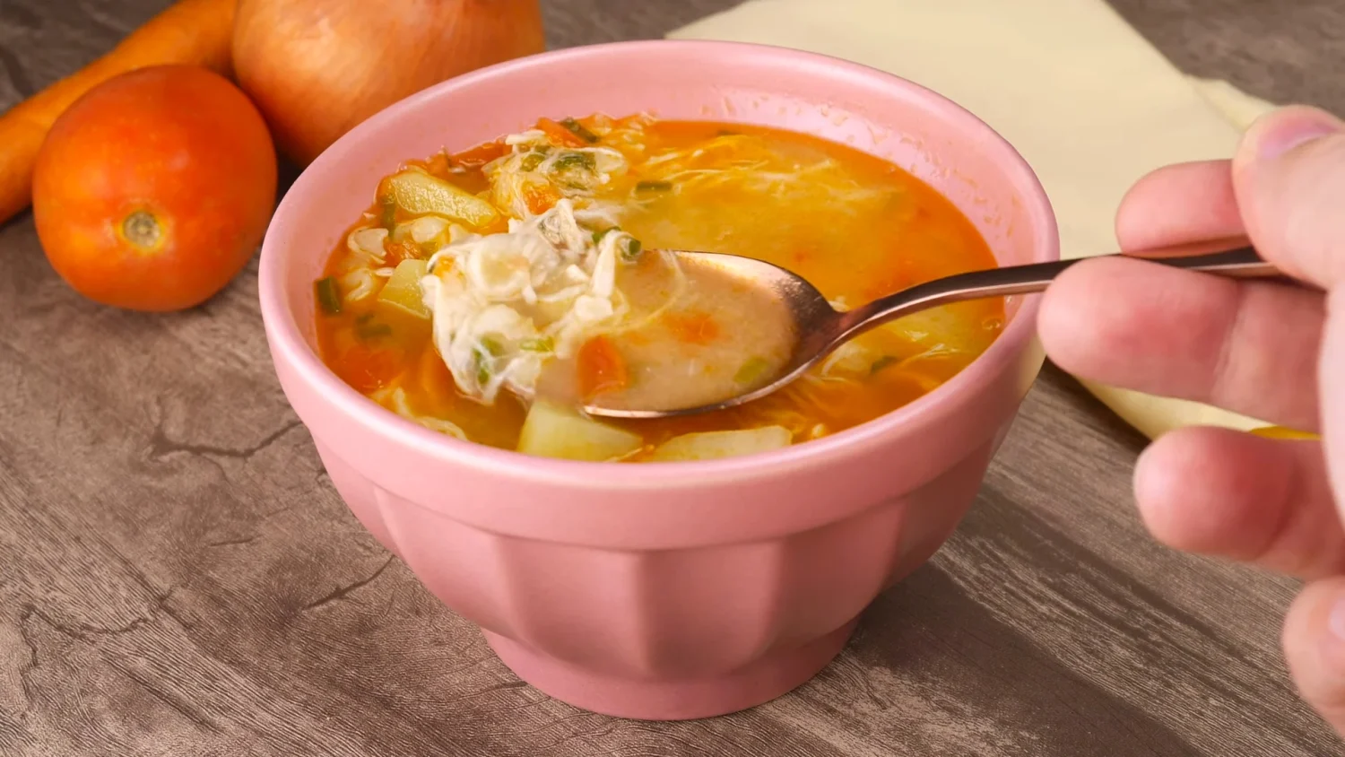 Receita de Sopa de Macarrão com Frango e Legumes: Deliciosa e Fácil de Fazer