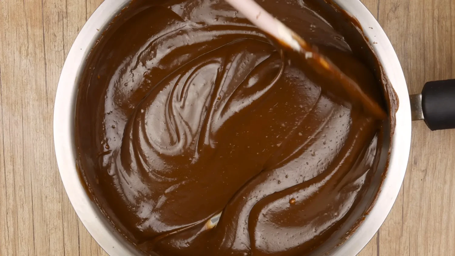 Como Fazer a Melhor Torta de Brigadeiro em Casa