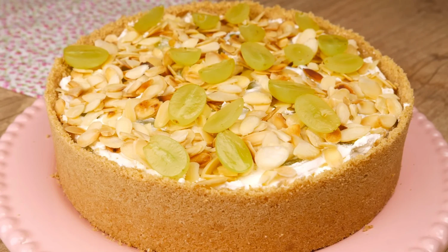 Uvanoff: A Torta de Uva que Vai Encantar seu Paladar
