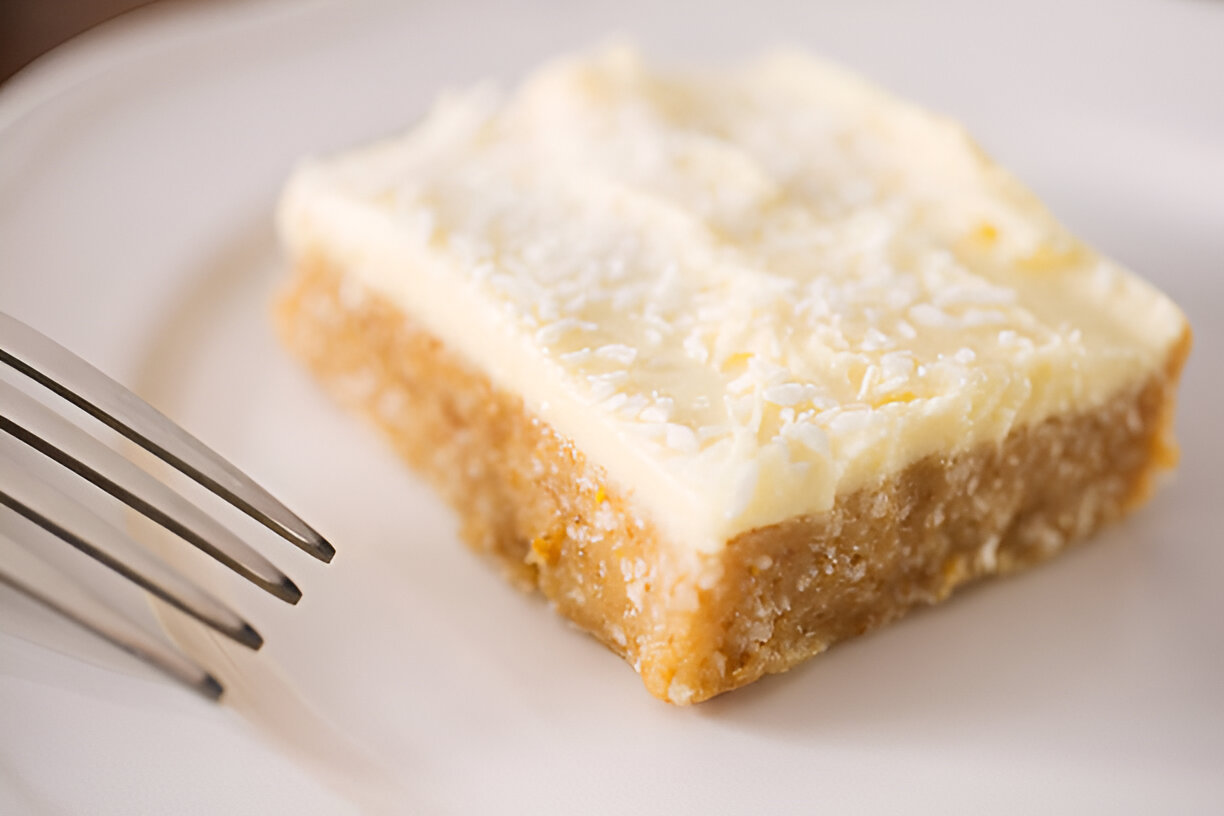 Receita de Bolo de Coco Simples: Um Doce Encanto para Seu Lanche