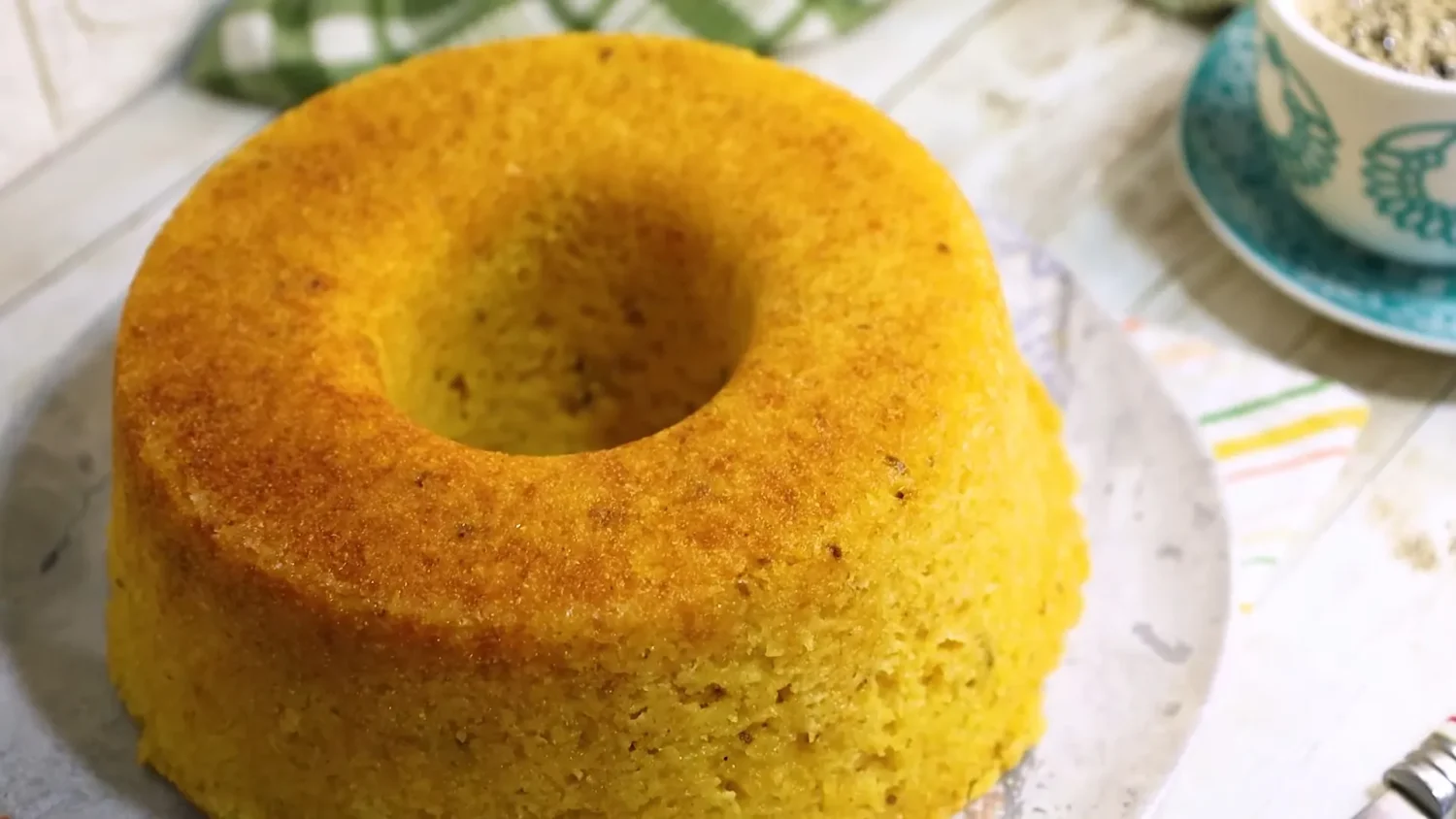 Como armazenar o bolo de fubá com creme de leite e manter a crocância da casquinha