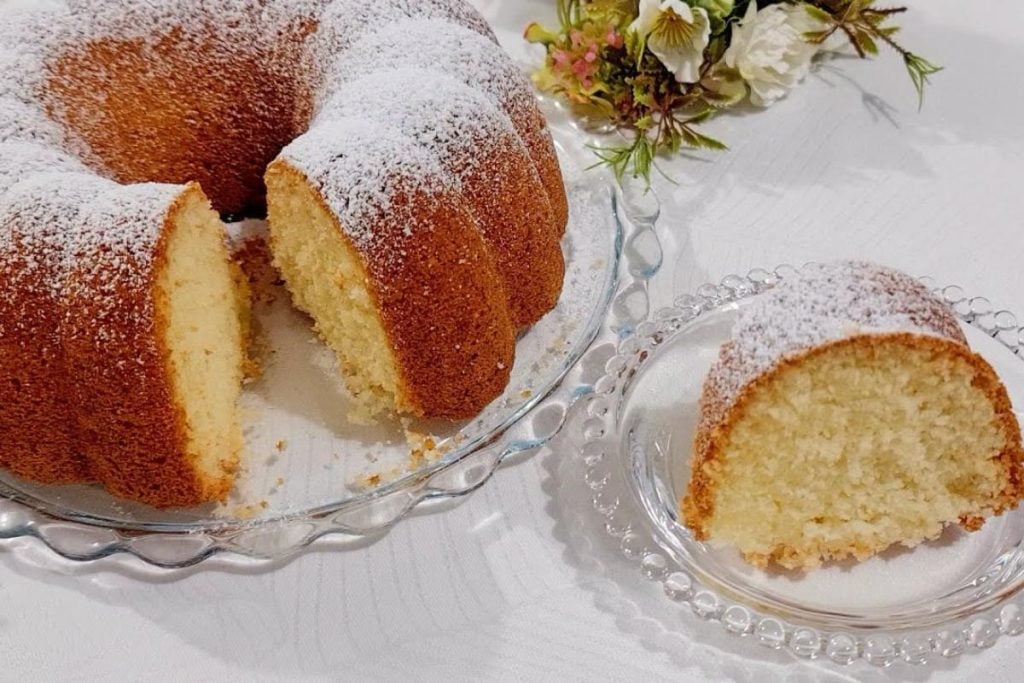 Bolo De Coco