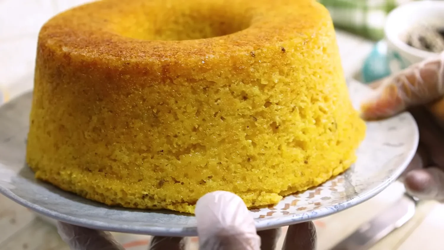 Ingredientes para o bolo de fubá com creme de leite que fica macio e com crosta de açúcar caramelizada
