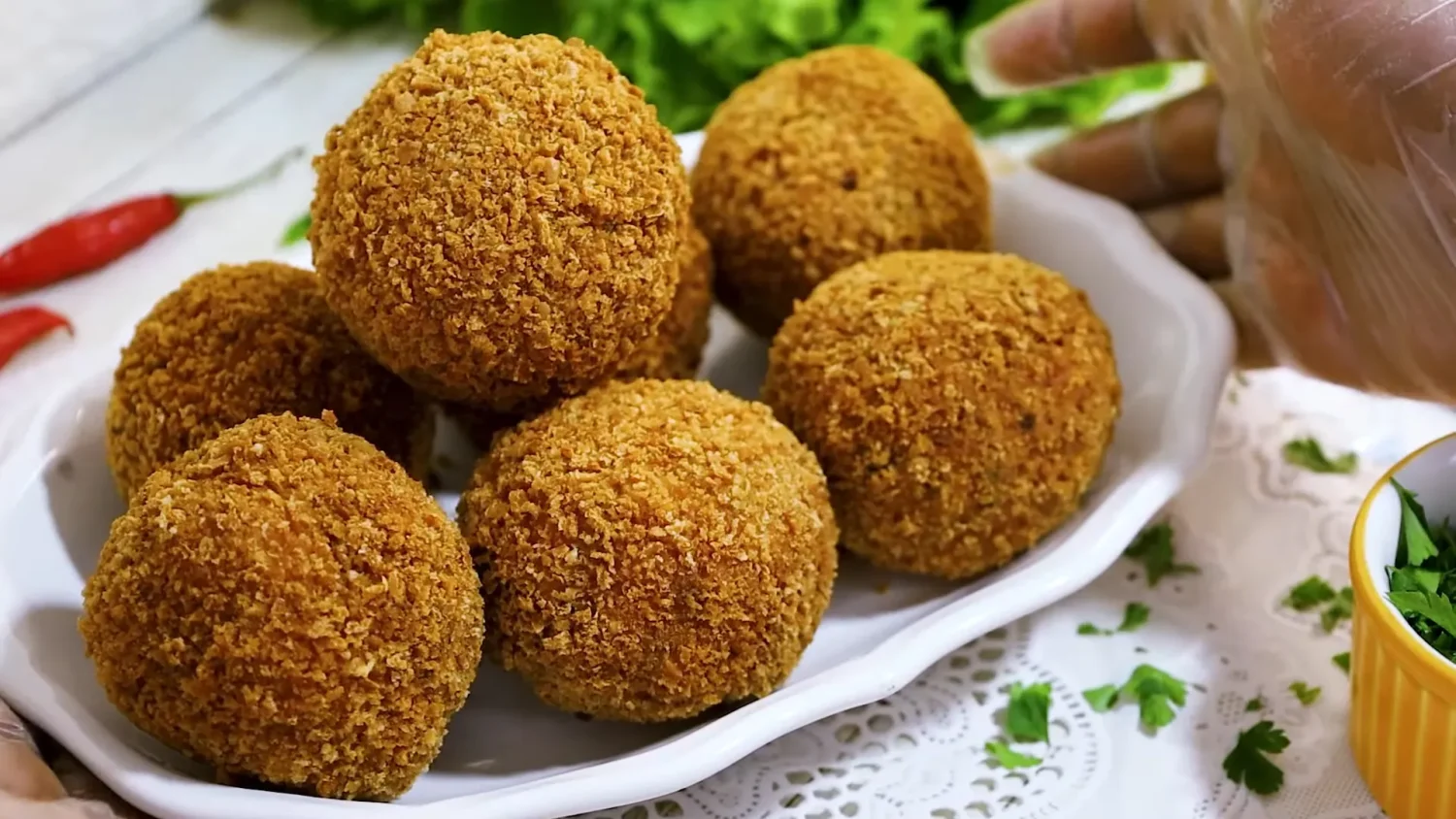 Ingredientes que Transformam o Bolinho de Linguiça com Queijo em uma Explosão de Sabor